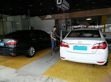 4S店洗车